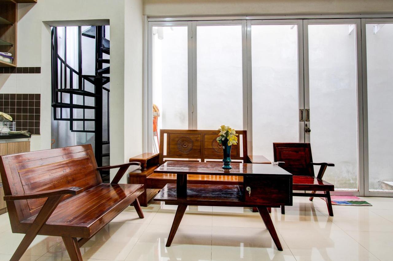 Oyo 92479 Pasadena House Hotel Krapyak Ngoại thất bức ảnh
