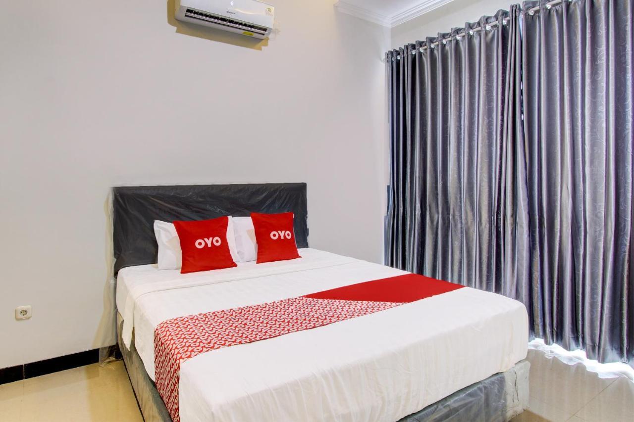 Oyo 92479 Pasadena House Hotel Krapyak Ngoại thất bức ảnh