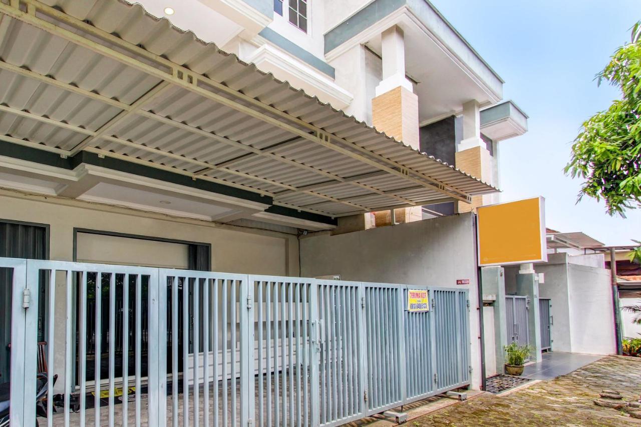 Oyo 92479 Pasadena House Hotel Krapyak Ngoại thất bức ảnh